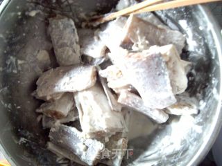 夏季开胃养生---------------- 香辣红烧带鱼的做法步骤：3