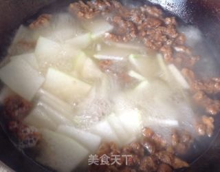 冬瓜酥肉汤的做法步骤：2
