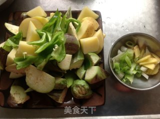 地三鲜的做法步骤：1