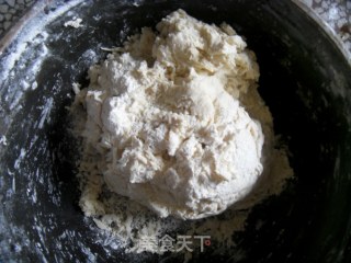 韭菜馅水饺的做法步骤：2