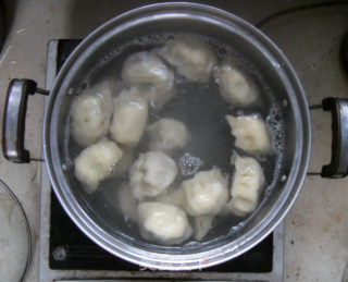 韭菜馅水饺的做法步骤：16