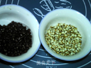 保温杯版红豆薏米粥的做法步骤：2