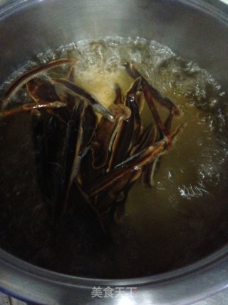 药材鸡的做法步骤：2