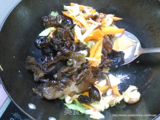 香菇木耳肉片的做法步骤：6