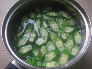 秋葵炒鸡蛋的做法步骤：4
