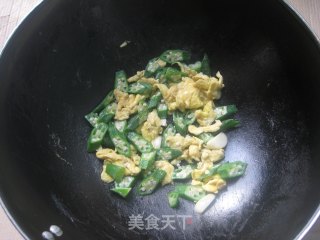 秋葵炒鸡蛋的做法步骤：7