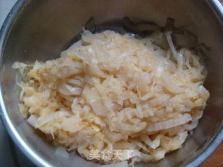 酸菜肉丝粉条的做法步骤：1