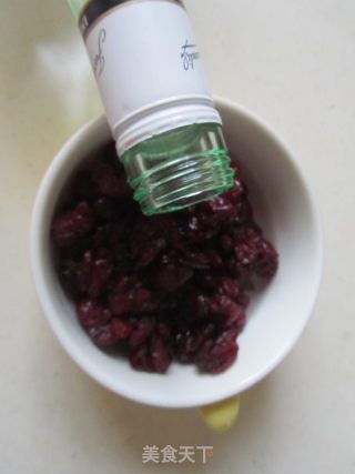 蔓越莓燕麦马芬的做法步骤：1