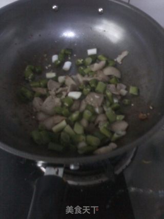 梅豆炒肉片的做法步骤：3