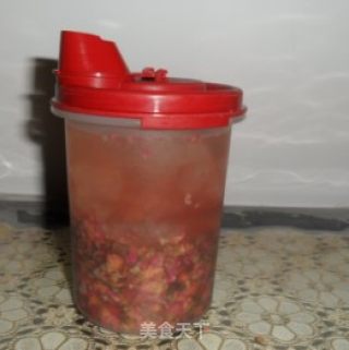 疏肝美颜保健饮品——玫瑰花醋的做法步骤：4