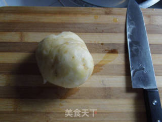 最简单的美味-------------炝五彩土豆丝的做法步骤：1