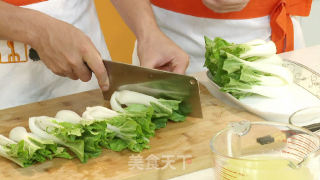 牛肉白菜煲的做法步骤：1