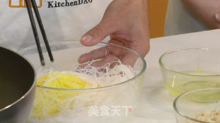 芽菜炒粉丝的做法步骤：2
