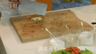豆豉炒苦瓜的做法步骤：2