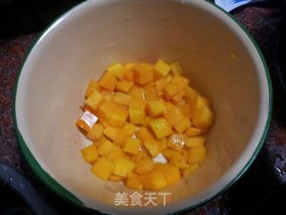 椰汁芒果慕斯杯的做法步骤：2