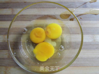 鲜美嫩滑-——————【虾仁蒸蛋】的做法步骤：2