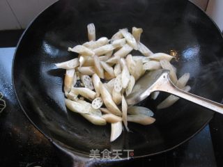 酸辣炒藕带的做法步骤：5