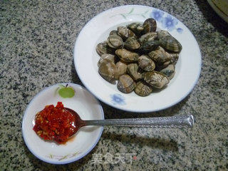 梅豆炒花蛤的做法步骤：2