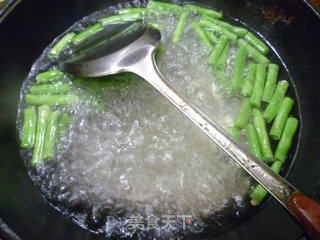 梅豆炒花蛤的做法步骤：5