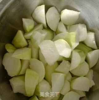 丝瓜烧虾皮的做法步骤：2