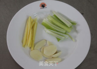 家常烧黄花鱼的做法步骤：2