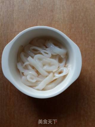 酥炸鱿鱼圈的做法步骤：3