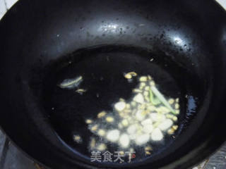 盛夏的一缕清香“素中有荤”——————鲍汁元蘑烧丝瓜的做法步骤：5