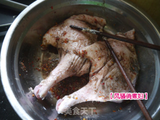 秘制蜂蜜脆香烤鸭腿(锡纸)的做法步骤：3