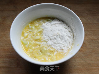 水果蛋饼的做法步骤：2