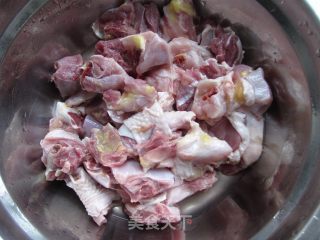 孜然香辣鸡的做法步骤：1