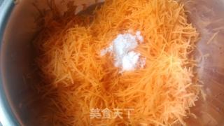 超简单的胡萝卜丸子的做法步骤：1