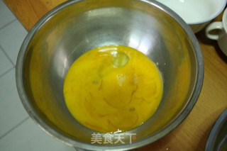 六寸戚风蛋糕的做法步骤：2