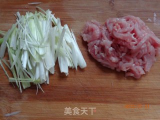 酱香干豆腐丝的做法步骤：2