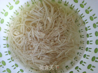 清清爽爽--凉拌金针菇黄花菜的做法步骤：6
