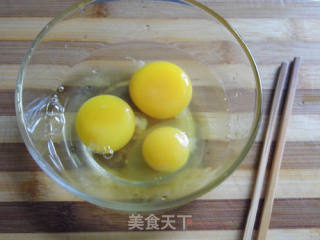 美白神器----------------番茄鸡蛋的做法步骤：2