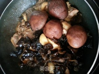 香菇炖鸭的做法步骤：3