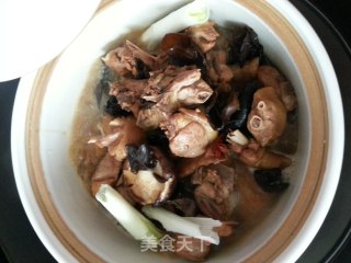 香菇炖鸭的做法步骤：4