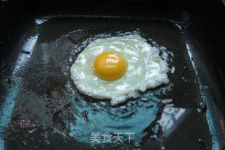 韭菜炒荷苞蛋的做法步骤：3