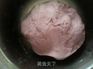 南瓜紫薯花卷的做法步骤：4