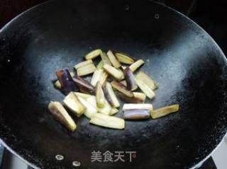 韭菜花炒茄子的做法步骤：4