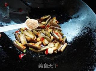 韭菜花炒茄子的做法步骤：9