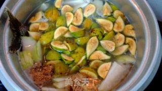 无花果煲大头鱼汤的做法步骤：5