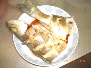 清蒸鲈鱼的做法步骤：6