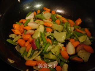香煎三文鱼和蔬菜配Salsa Verde的做法步骤：5