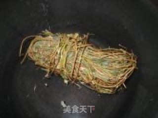 猪横脷煲鸡骨草的做法步骤：1