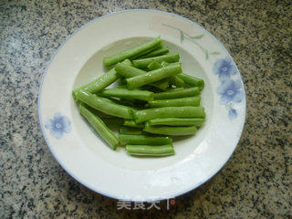 梅豆黑木耳炒花菜的做法步骤：4