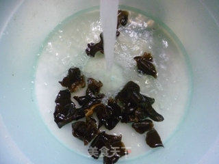 梅豆黑木耳炒花菜的做法步骤：7