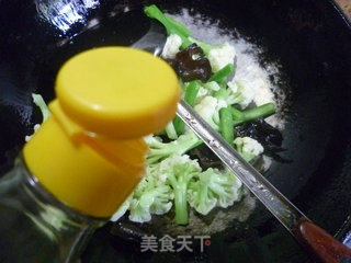 梅豆黑木耳炒花菜的做法步骤：12