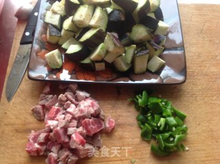 茄丁打卤面的做法步骤：1
