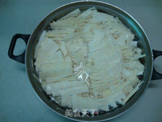 【原味新鲜竹笋】---家乡特产健康美味新鲜麻竹笋的做法步骤：4